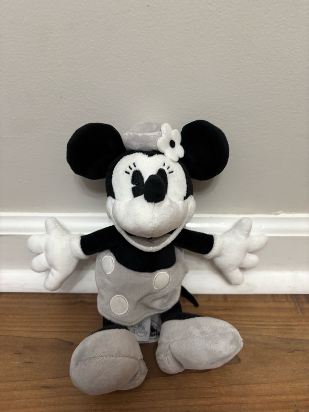 Disney Parks Minnie Mouse Steamboat Black White Gray Plush Stuffed Doll 9”
